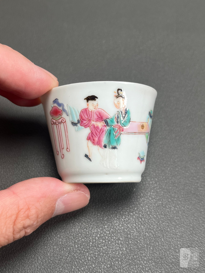 清雍正  粉彩《西厢记》之“月下佳期”人物故事图杯 - 图7